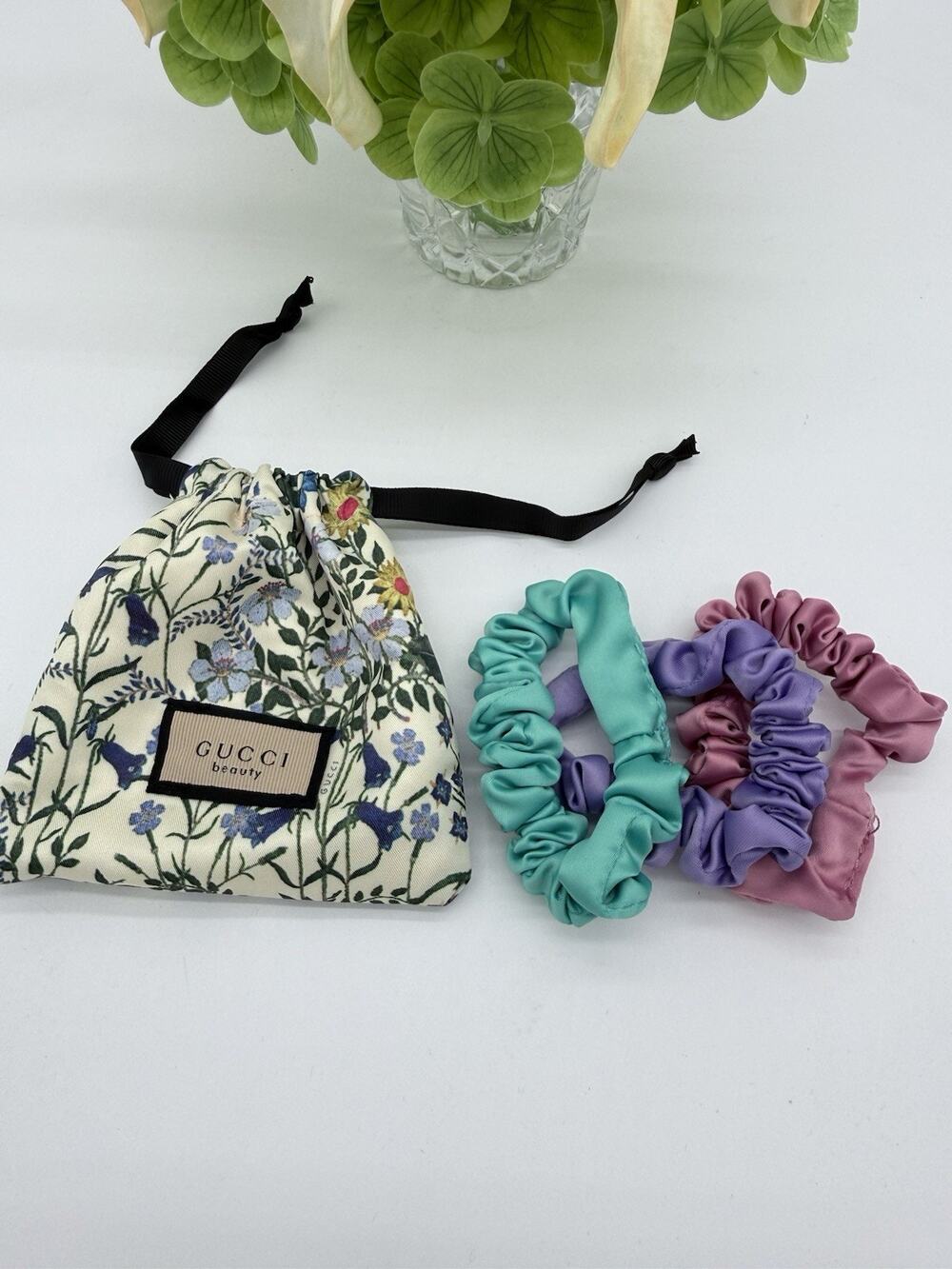 Gucci Beauty Gift Set of 3 Scrunchies with pouch